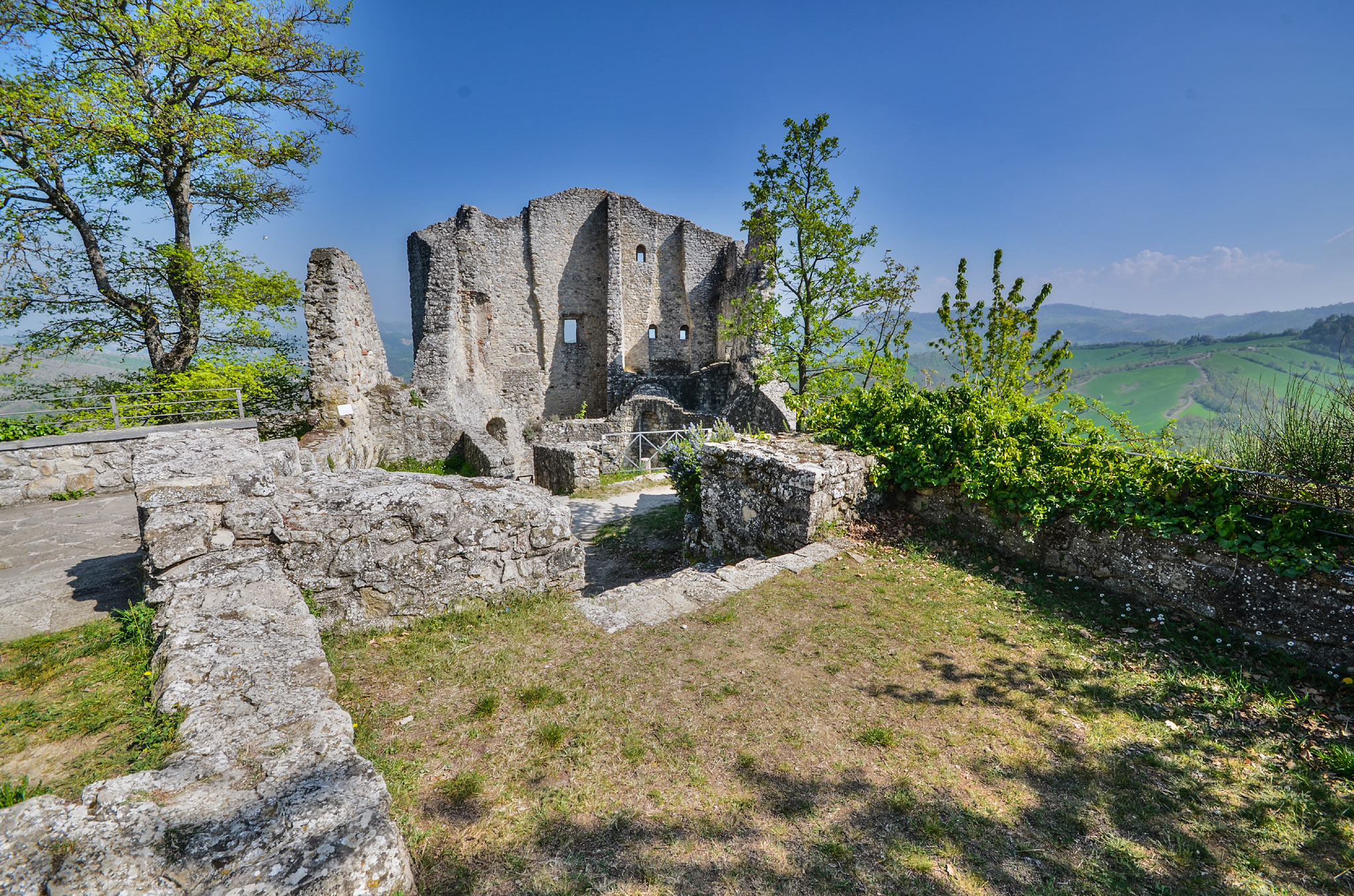 Castello di Canossa (Photo license: CC BY-NC-SA 2.0)